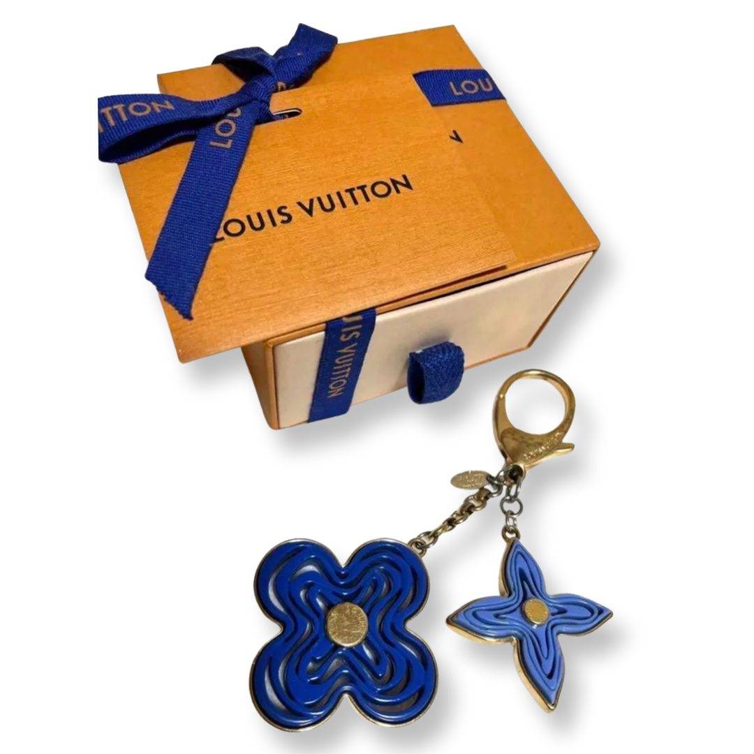 Preloved Louis Vuitton Monogram Keychain Porte Clairustre Carrousel Ba –  KimmieBBags LLC
