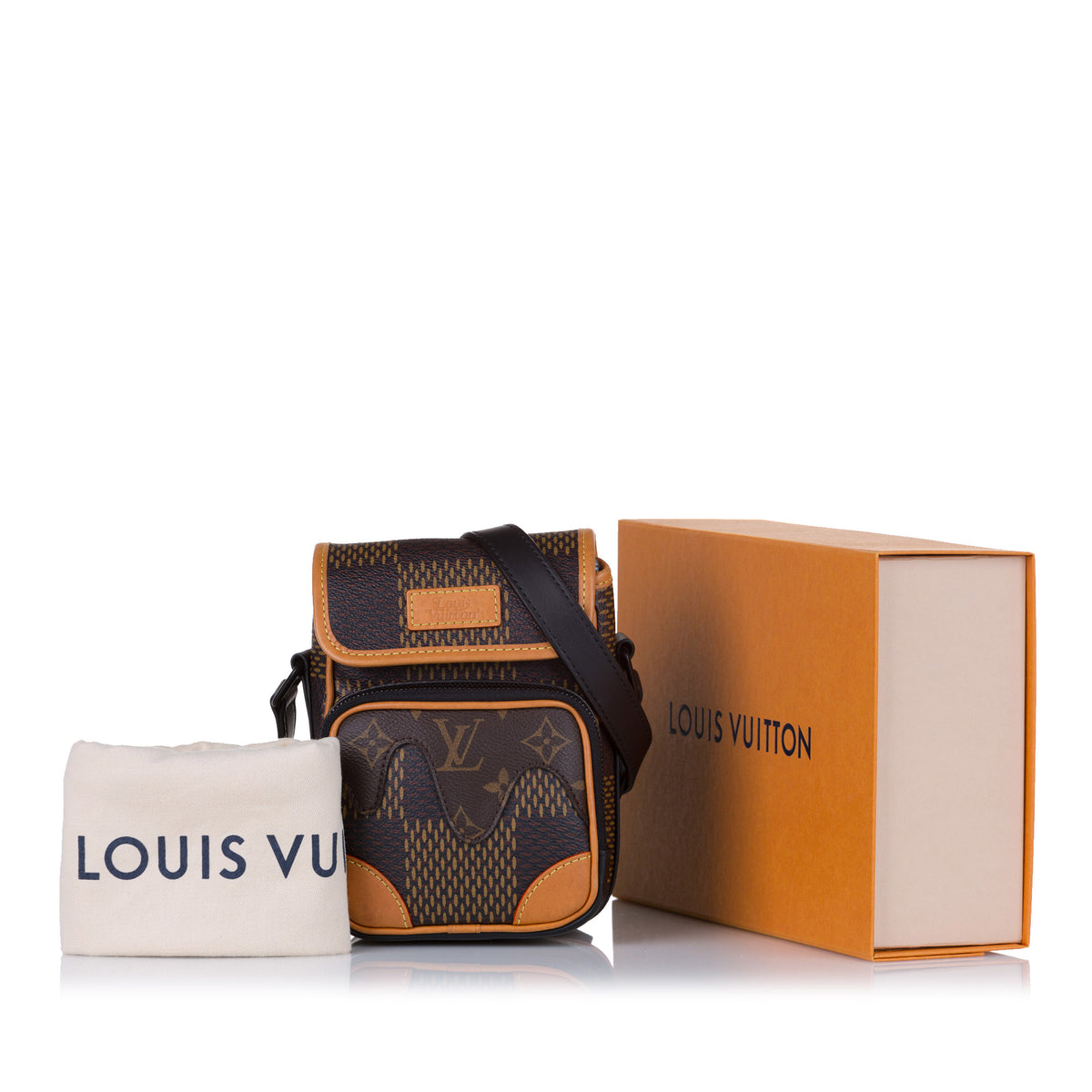 Louis Vuitton x Nigo 2020 Giant Damier Ebene Nano e Messenger - Black Messenger  Bags, Bags - LVNOU20057
