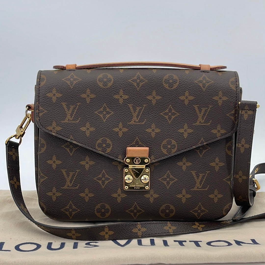 Preloved Louis Vuitton Pochette Metis Monogram Canvas Bag SD2199