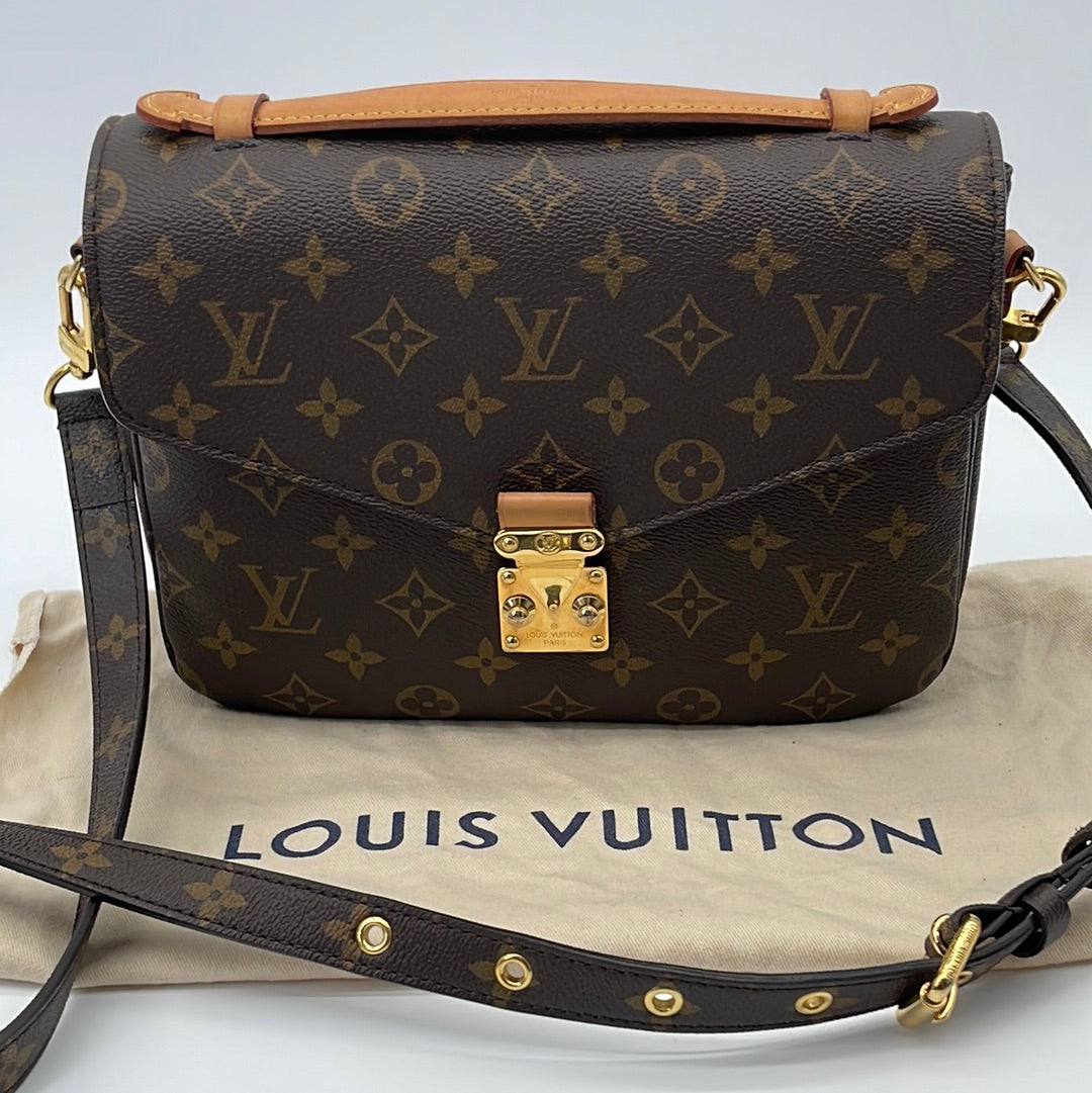 AUTHENTIC Louis Vuitton Pochette Metis Monogram PREOWNED (WBA993) – Jj's  Closet, LLC
