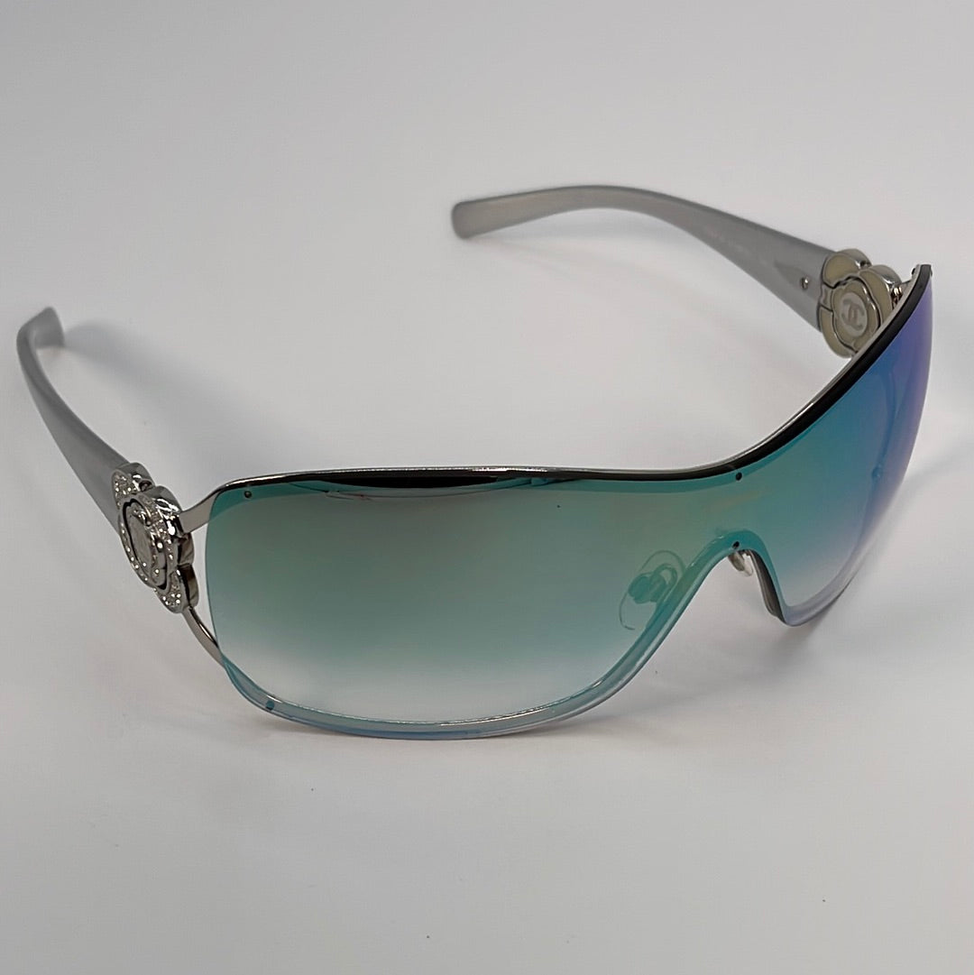 Preloved Chanel CC Logo Mirror Shield Sunglasses 320 033023  display picture 2