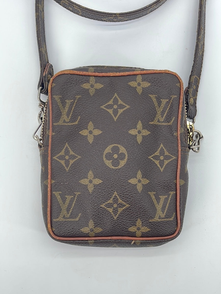 Danube leather bag Louis Vuitton Navy in Leather - 35274694