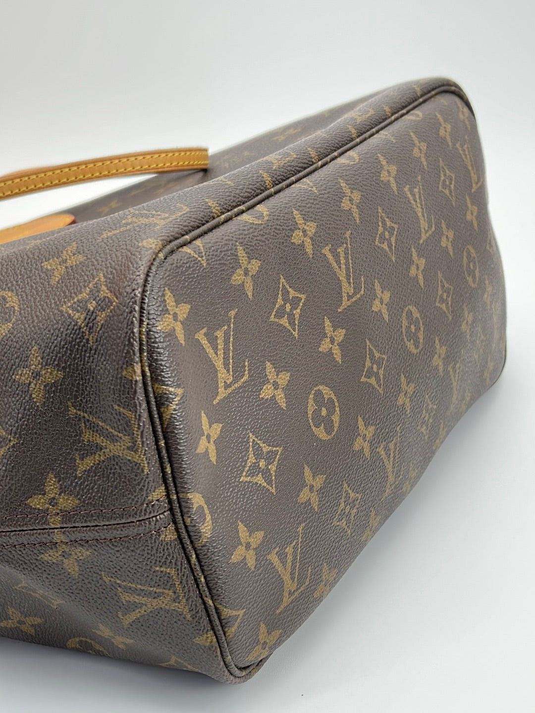 New Sold Out Louis Vuitton NEVERFULL MM Khaki/Beige Ladies Tote Bag Summer  2019 at 1stDibs