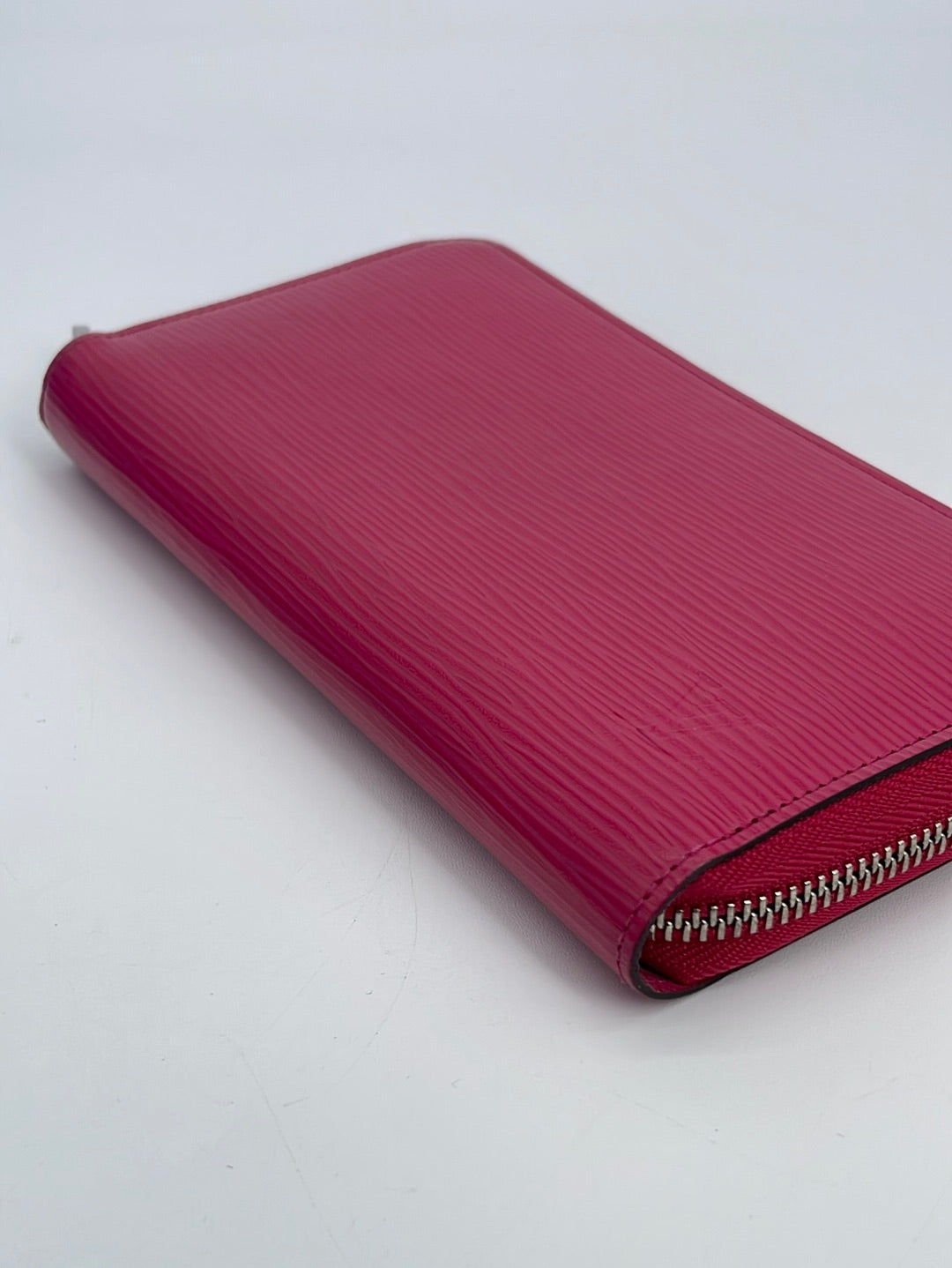 Louis Vuitton Purple Epi Zippy Organizer Wallet at the best price