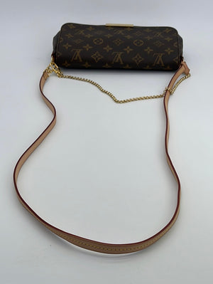 Louis Vuitton, Bags, Louis Vuitton Favorite Mm Monogram Canvas Crossbody  With Gold Chain Rare