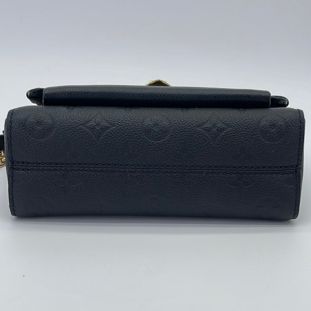 Leather crossbody bag Louis Vuitton Black in Leather - 30917444
