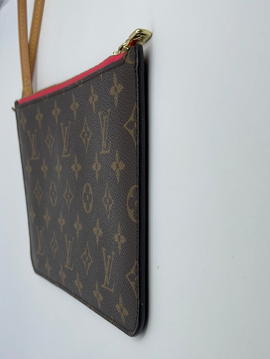 LV Neverfull MM $1770 Monogram in Hot Pink 😍  Louis vuitton handbags, Louis  vuitton neverfull gm, Louis vuitton bag