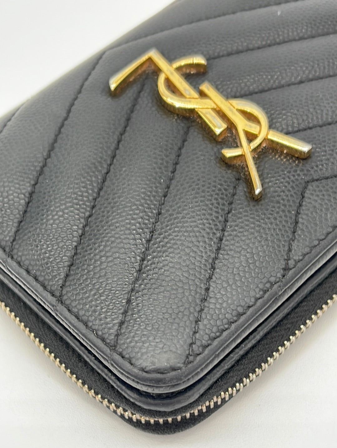 Preloved Saint Laurent Black Matelasse Chevron Leather Classic Monogram Zip Around Wallet GUE4037230318 020824