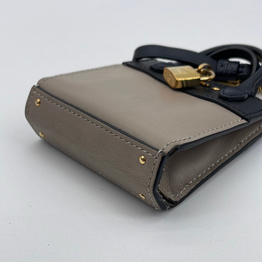 Shop Louis Vuitton MONOGRAM 2022 SS Illustre Bag Charm And Key Holder  (M00665, M00666) by OceanofJade