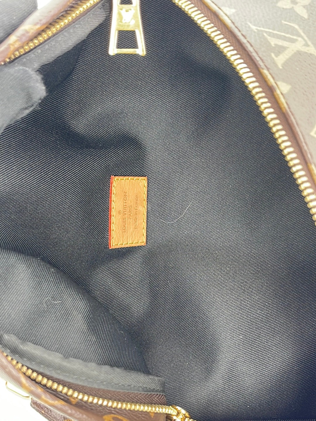 PRELOVED DISCONTINUED Louis Vuitton Monogram Bumbag MI3158 082323