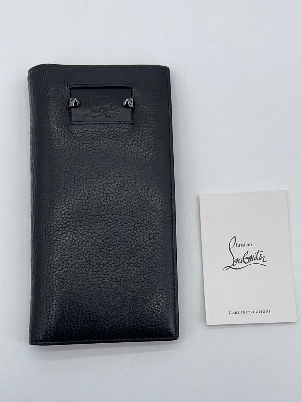 Preloved Louis Vuitton Grey Taiga Pocket Organizer MI1152 080223 –  KimmieBBags LLC