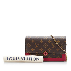 Chain bag leather crossbody bag Louis Vuitton Red in Leather