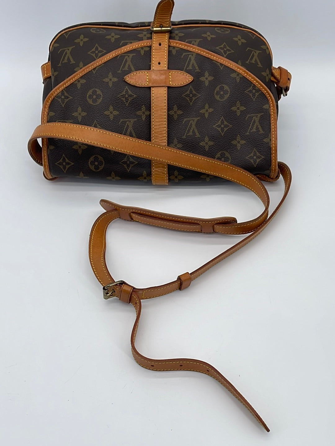 Preloved Louis Vuitton Monogram Saumur 30 Crossbody Bag RX4H768 050124 H