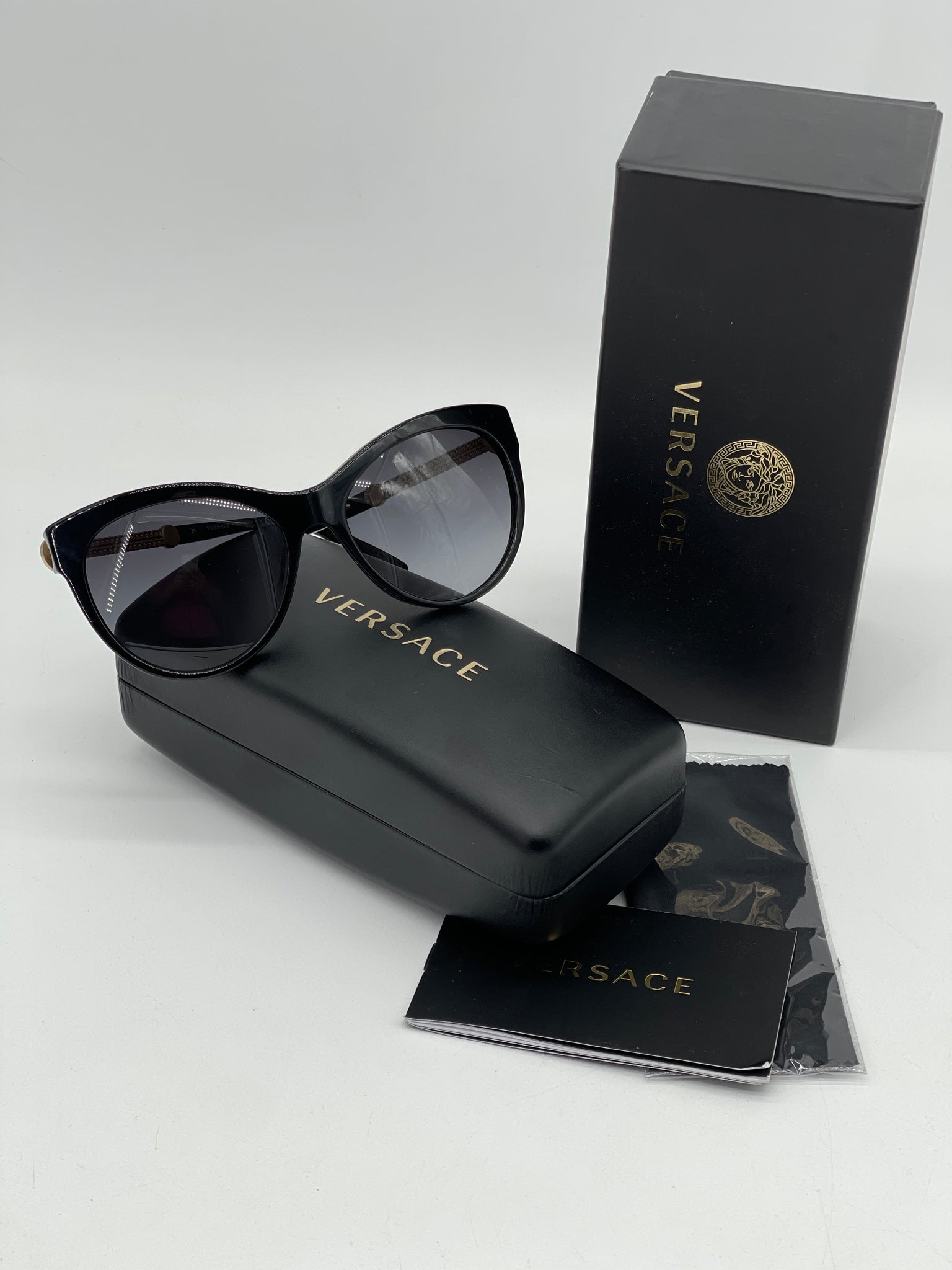 Pre Loved Versace Black Cat eye Chain Medusa Head Sunglasses  display picture 2
