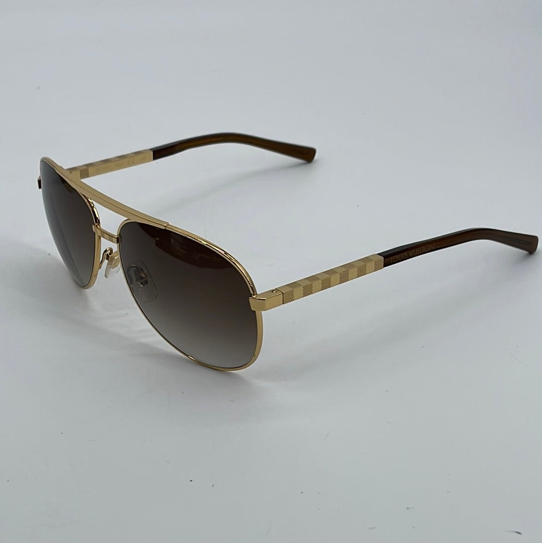 082623 SNEAK PEEK Preloved Louis Vuitton Altitude Pilot Sunglasses (2) –  KimmieBBags LLC