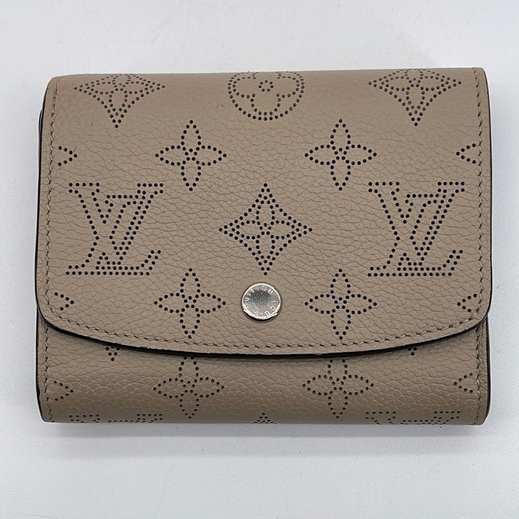 Preloved Louis Vuitton Beige Mahina Leather Iris Compact Wallet R98MJ74 040924 P