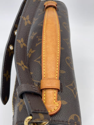 Preloved Louis Vuitton Pochette Metis Monogram Canvas Bag DU1146 01172 –  KimmieBBags LLC