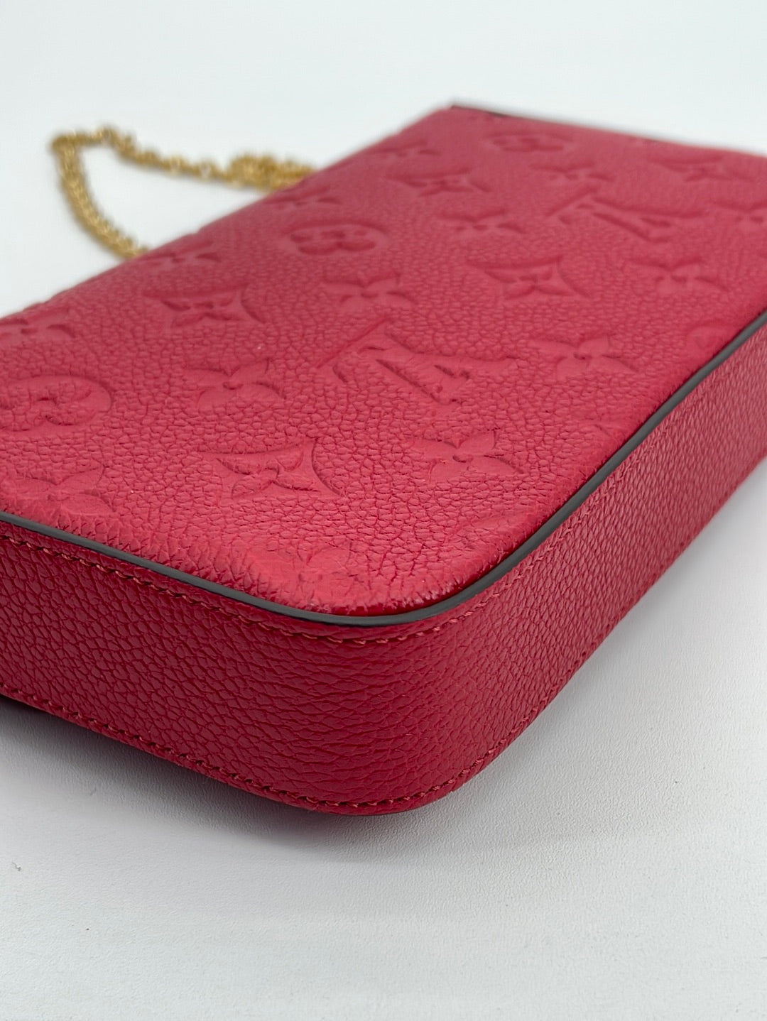 Louis Vuitton Red Monogram Empreinte Leather Pochette Felicie Bag Louis  Vuitton
