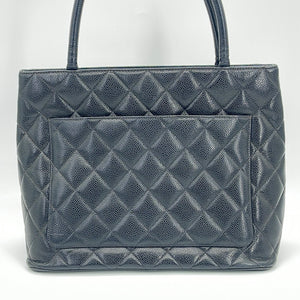 My new (pre-loved) Chanel Medallion Tote Bag - Caviar leather with