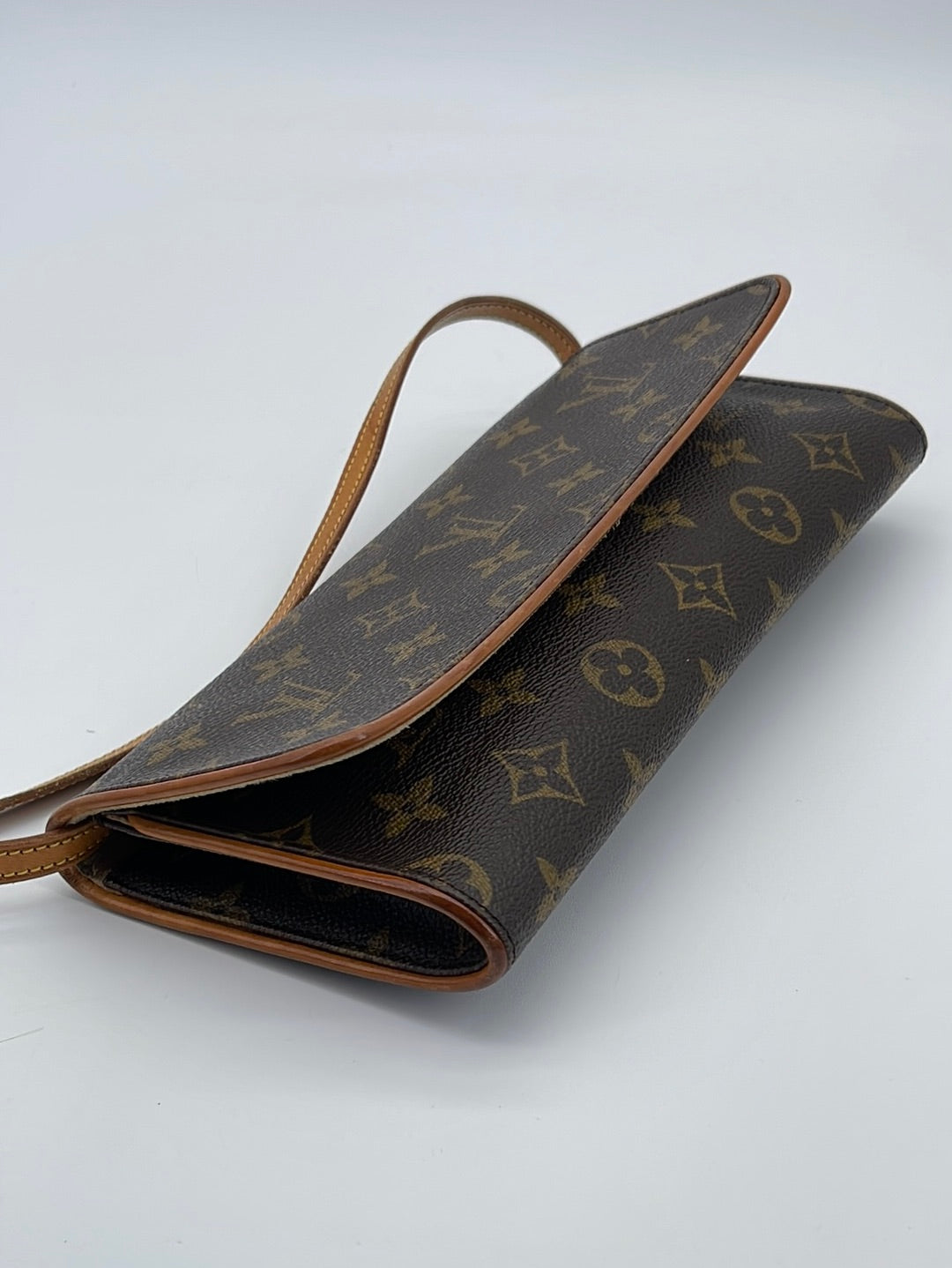 Louis Vuitton Pochette Monogram from a Neverfull Wristlet Crossbody –  Debsluxurycloset