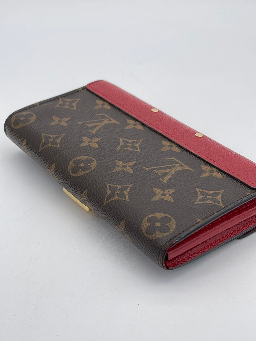 Preloved Louis Vuitton Mahina Black Monogram Leather Pallas Wallet TH2 –  KimmieBBags LLC