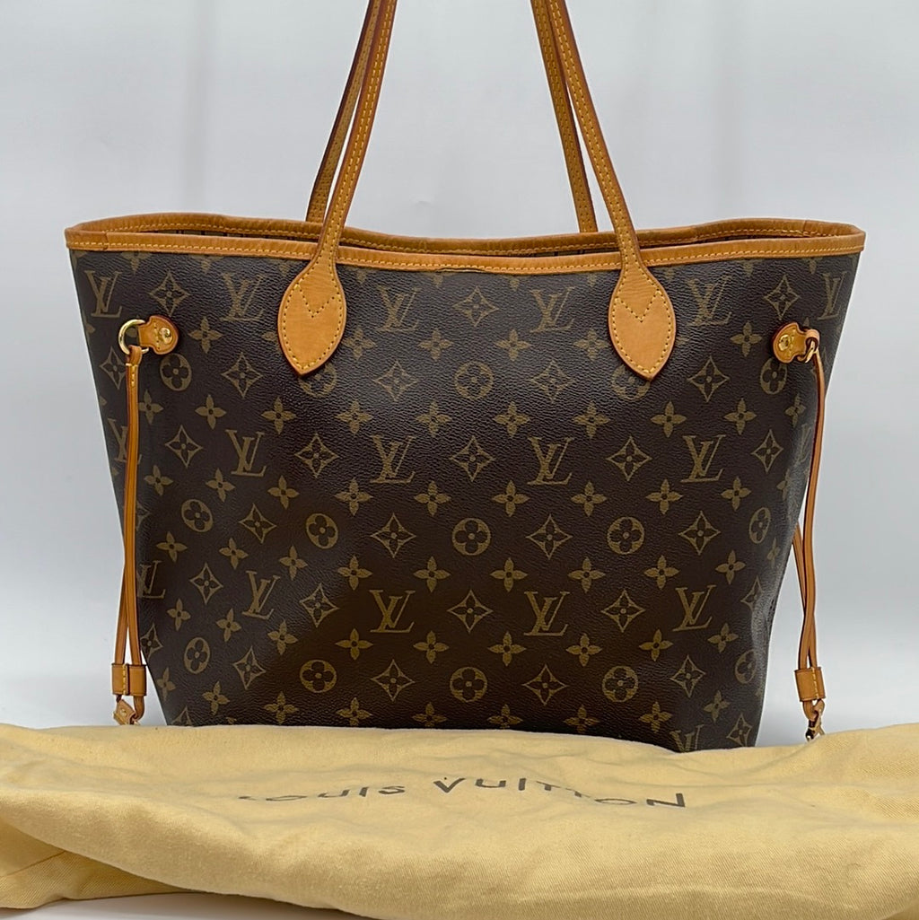 Like New) Louis Vuitton Black and Monogram Handbags Twilly Silk Scarf –  KimmieBBags LLC