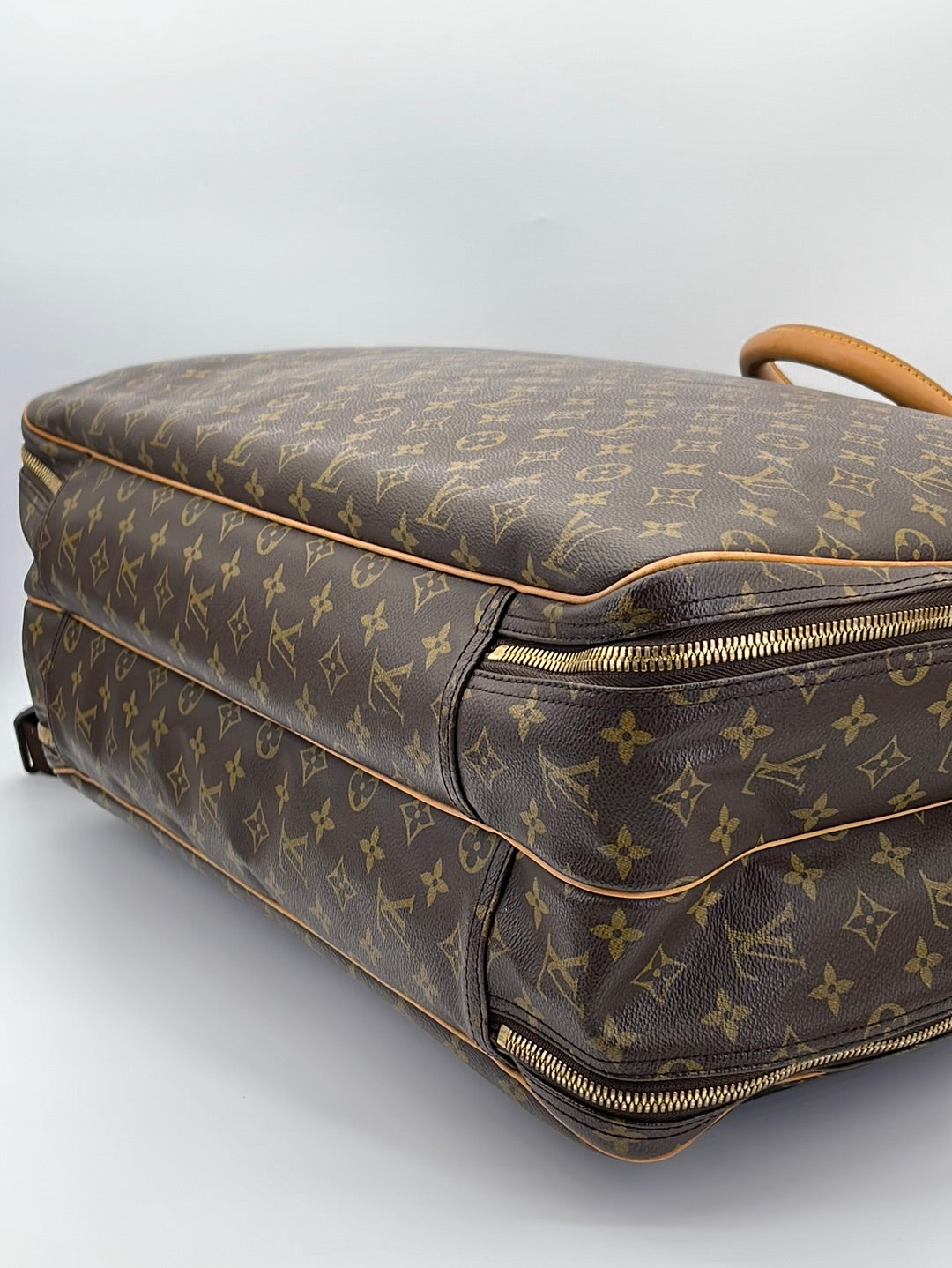Louis Vuitton Alize 2 Poches  aptiques by Authentic PreOwned