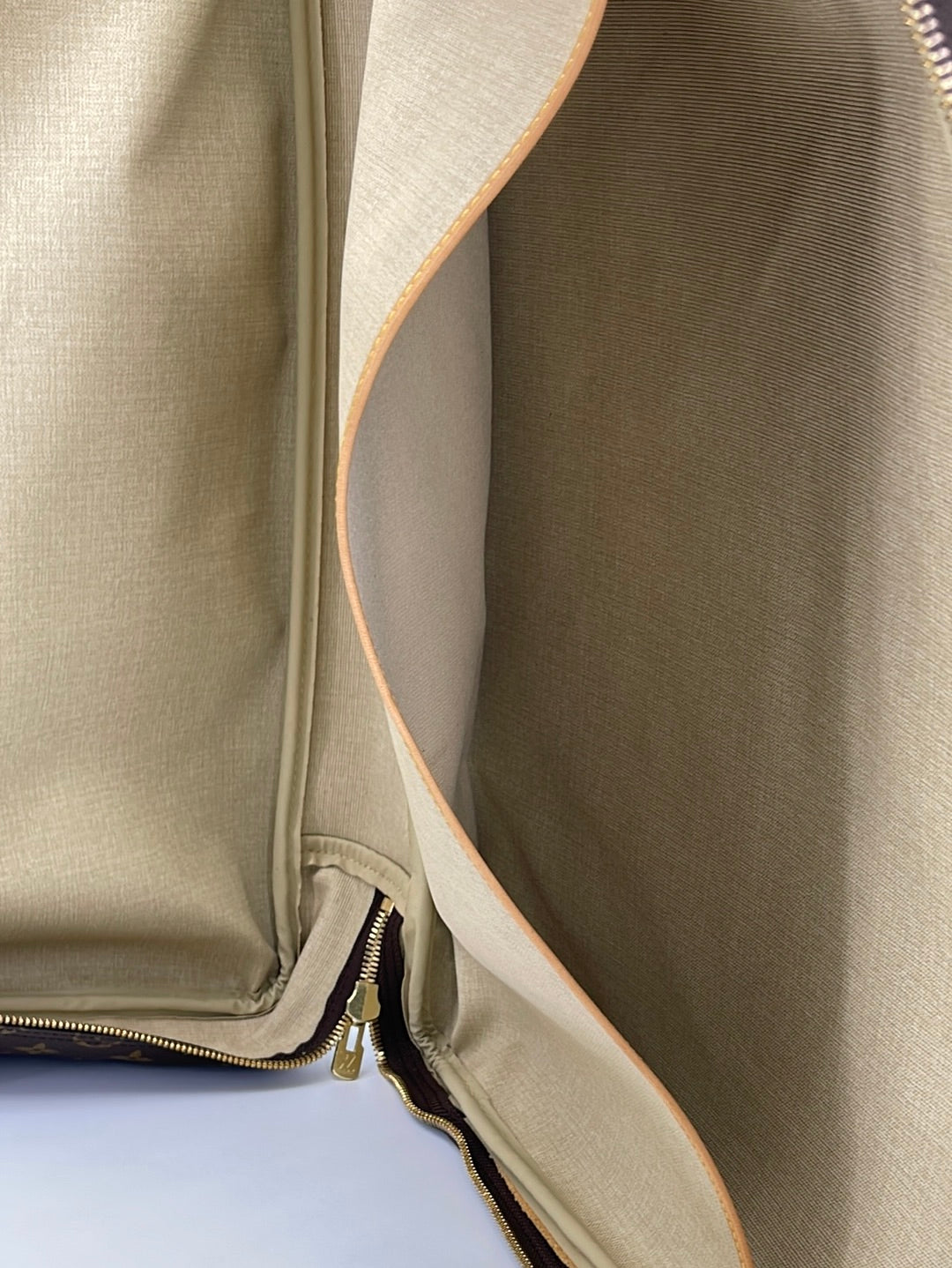 Preloved Louis Vuitton Monogram Alize Bag 2 Poches VI0937 082323 –  KimmieBBags LLC