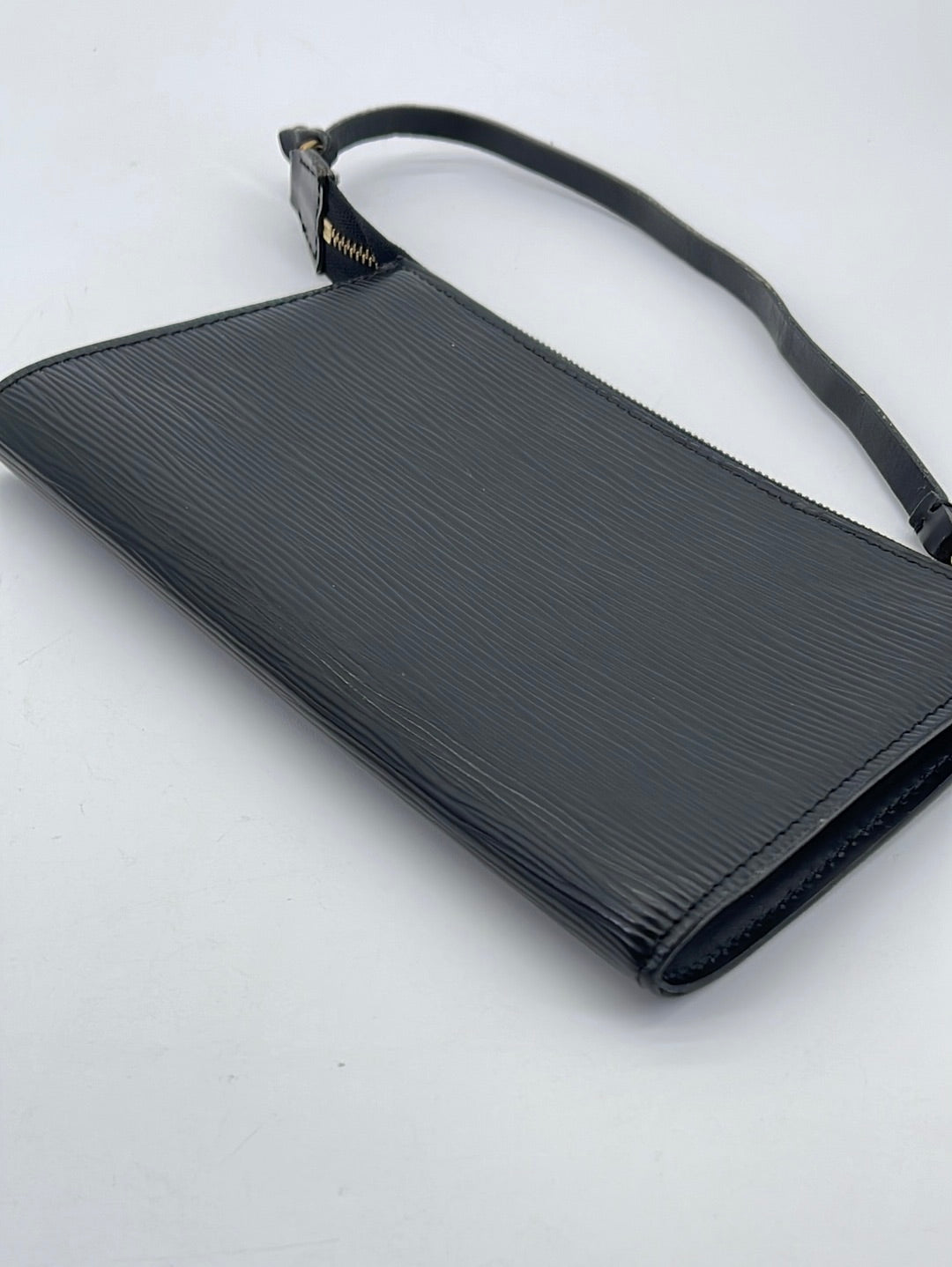 Buy Authentic Pre-owned Louis Vuitton Epi Noir Black Pochette Cosmetic  Pouch Bag Case M41348 220040 from Japan - Buy authentic Plus exclusive  items from Japan