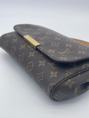 🦄MAJOR STEAL FOR PRISTINE CONDITION DISCONTINUED LV SAINTONGE🦄 💖 💯  Authentic Louis Vuitton LV Saintonge Camera Crossbody Sling Small Bag  Classic Monogram with Calf Leather Black Tassel & Top Handle Adjustable 