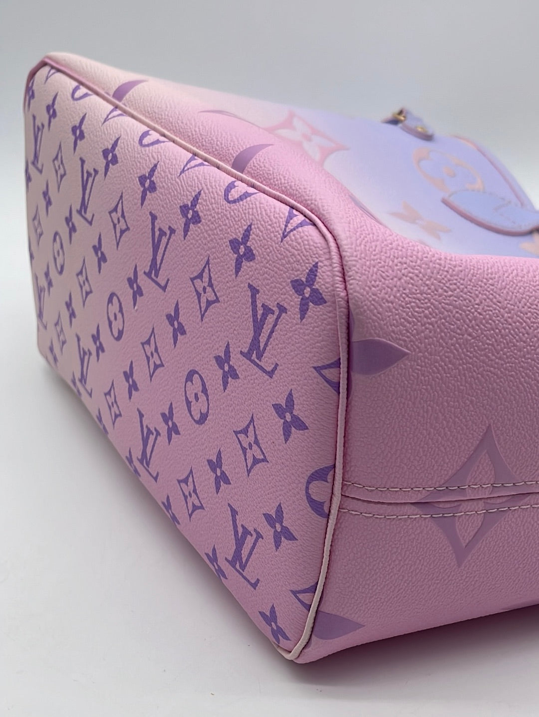 Louis Vuitton ONTHEGO GM Sunrise Pastel Tote Pink Purple Giant