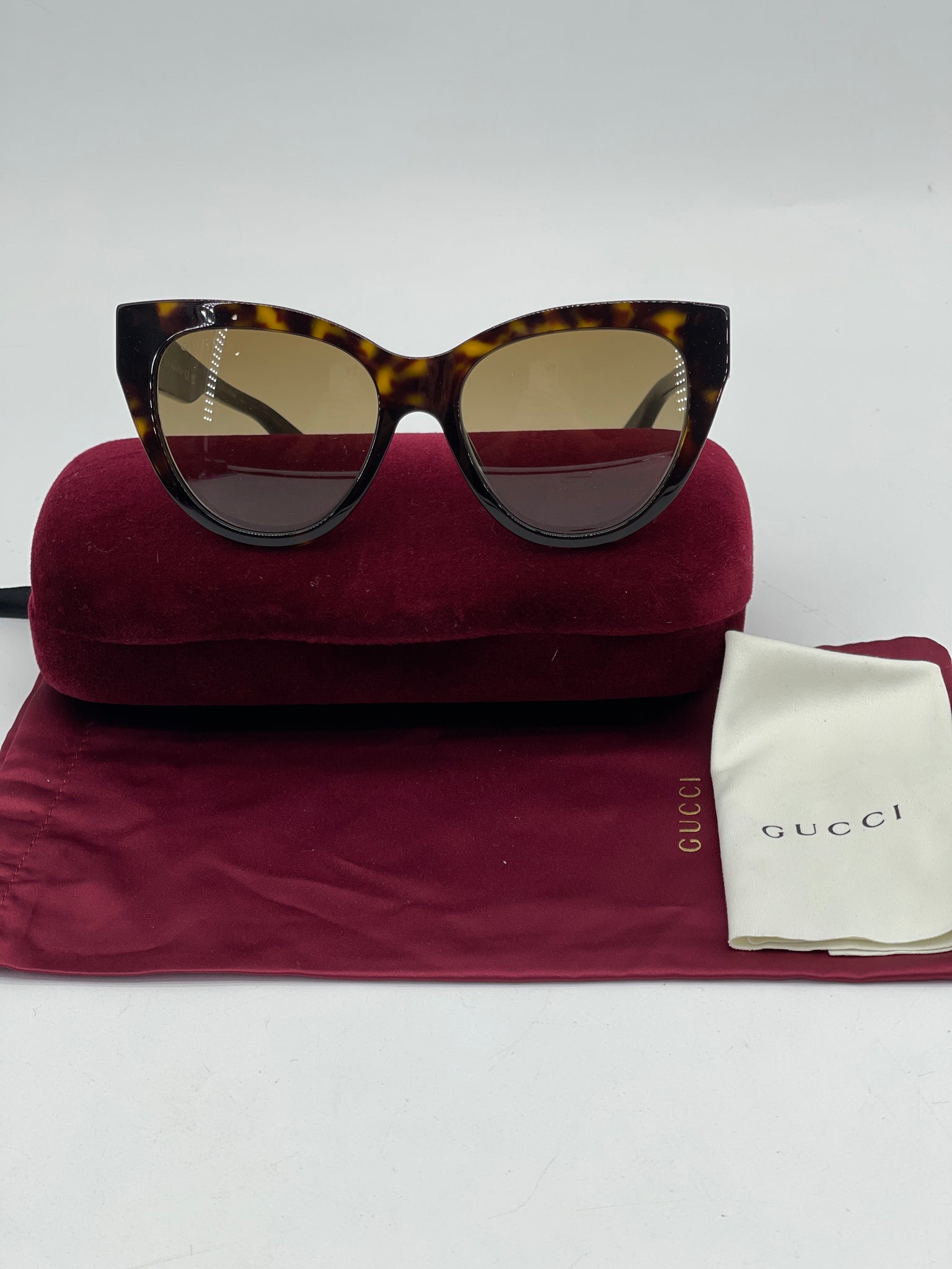 Preloved Gucci Tortoiseshell sunglasses Women main image 3