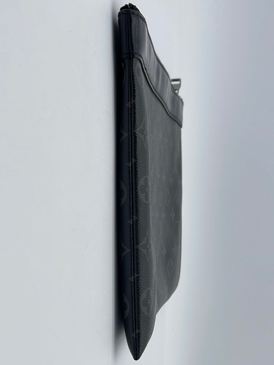 Louis Vuitton Monogram Eclipse Discovery Pochette GM - Black
