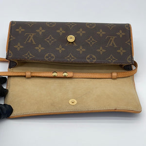 PRELOVED Louis Vuitton Discontinued Pochette Twin GM Monogram Crossbody Bag QVBJ74Q 040324 H