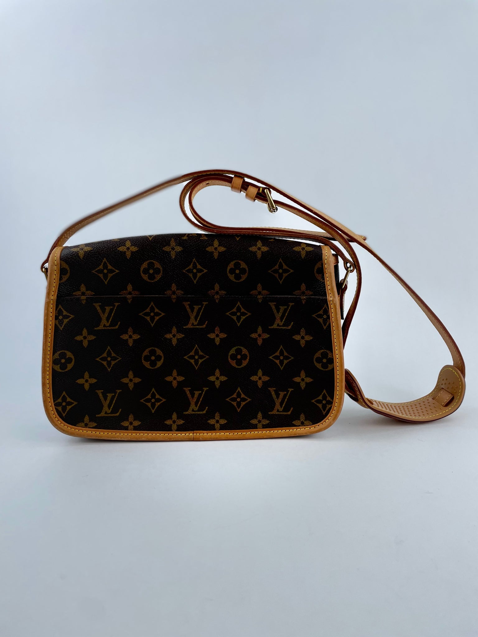 Louis Vuitton Sologne Brown Cloth ref.862985 - Joli Closet