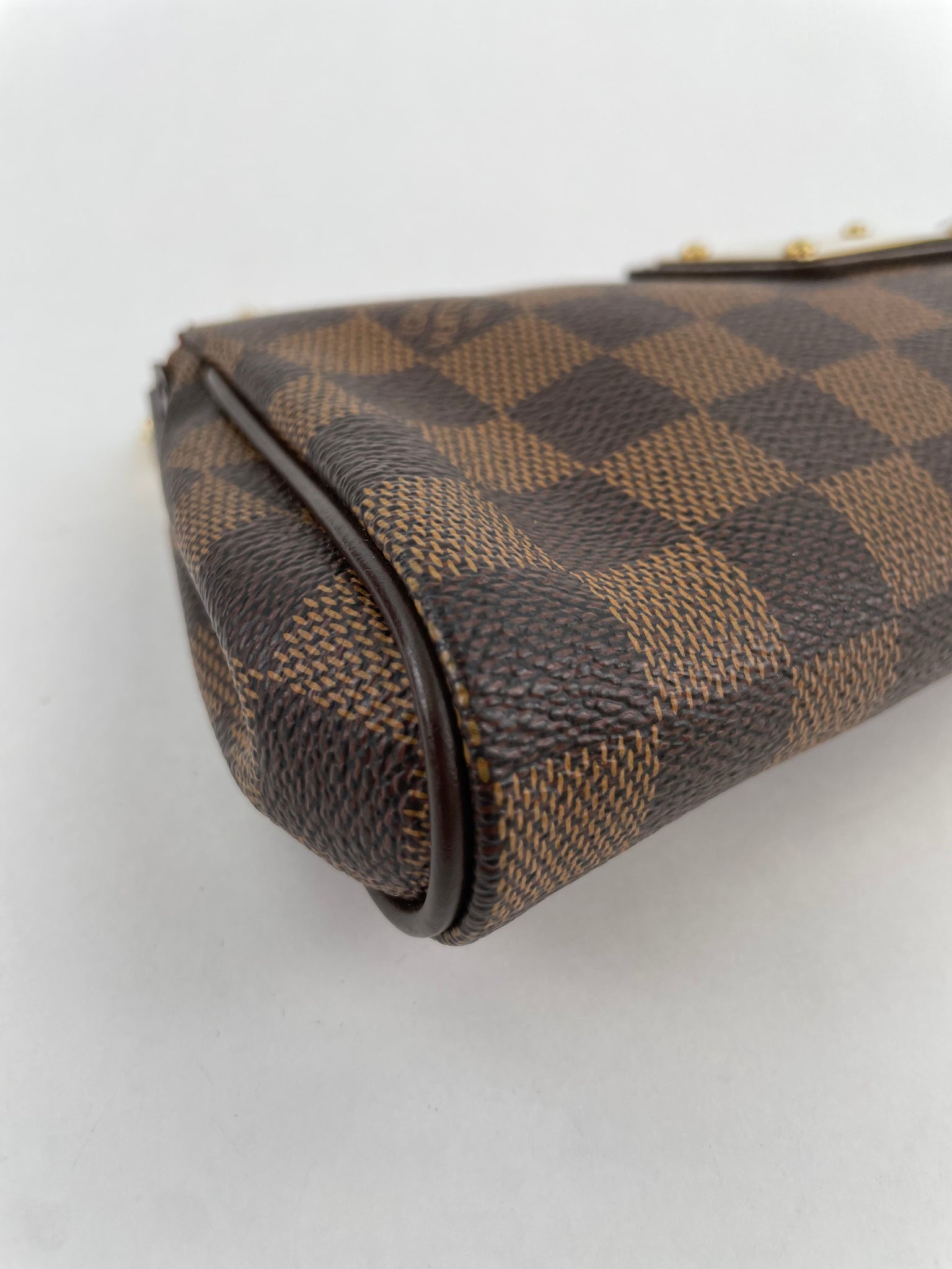 Louis Vuitton Louis Vuitton Damier Ebene Bags & Snap Handbags for