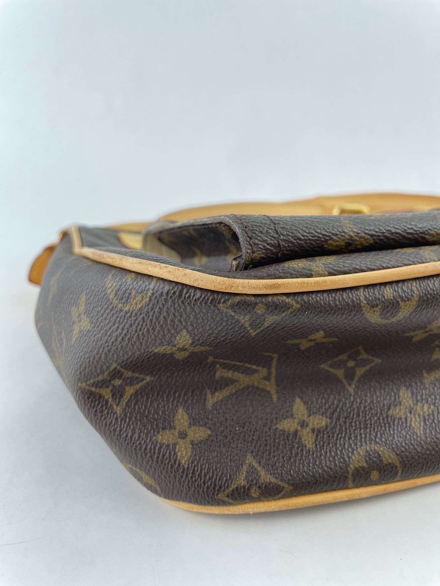 Louis Vuitton Grand Sac Shoulder Bags for Women