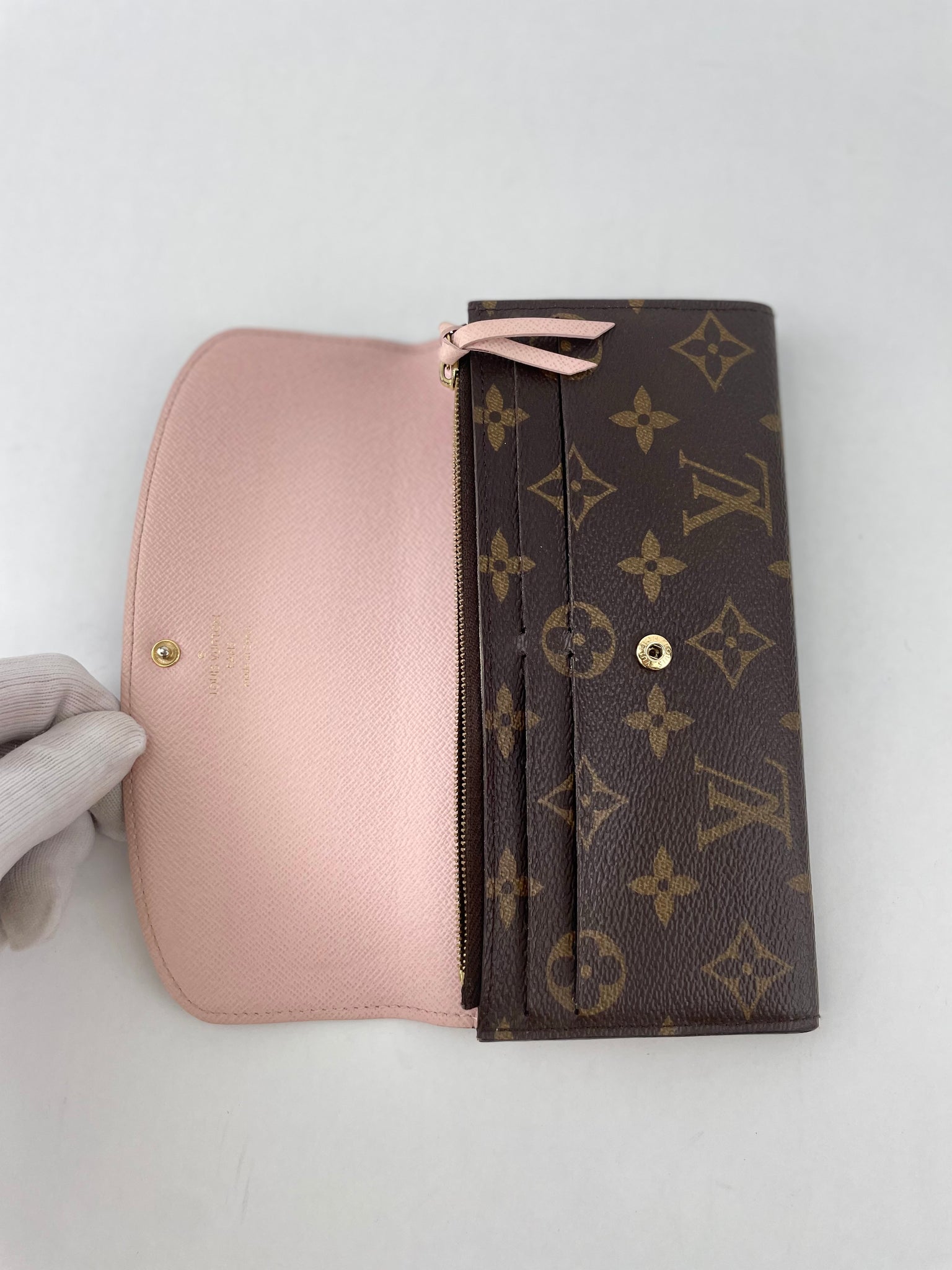 Preloved Louis Vuitton Monogram Canvas Emilie Long Bifold Wallet –  KimmieBBags LLC