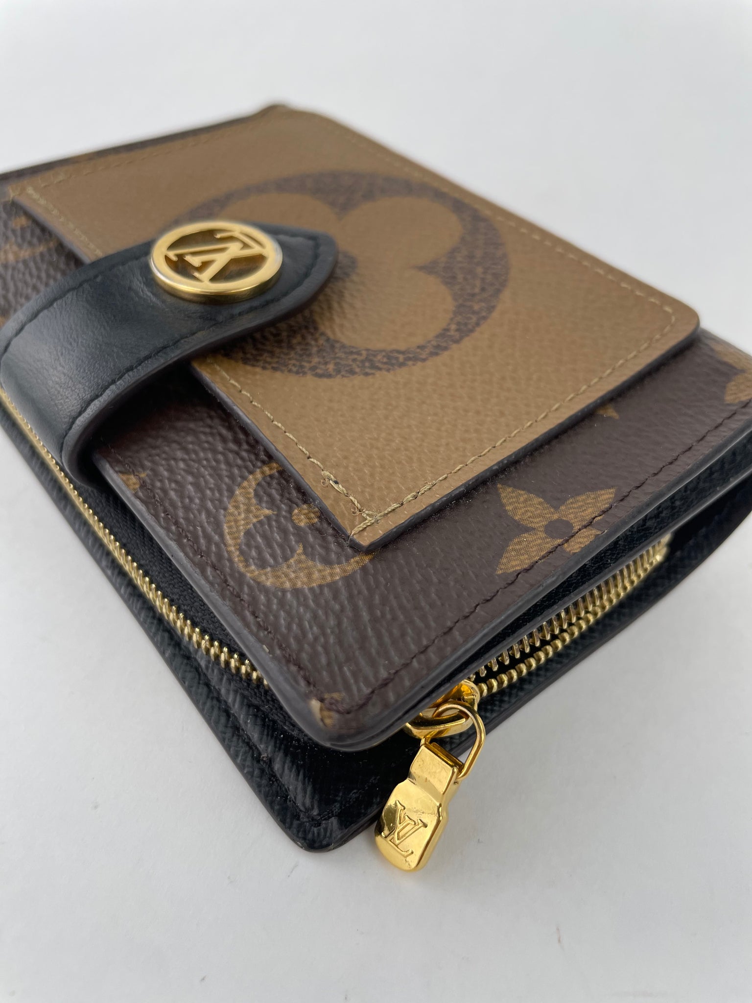 Louis Vuitton wallet Grey ref.74729 - Joli Closet