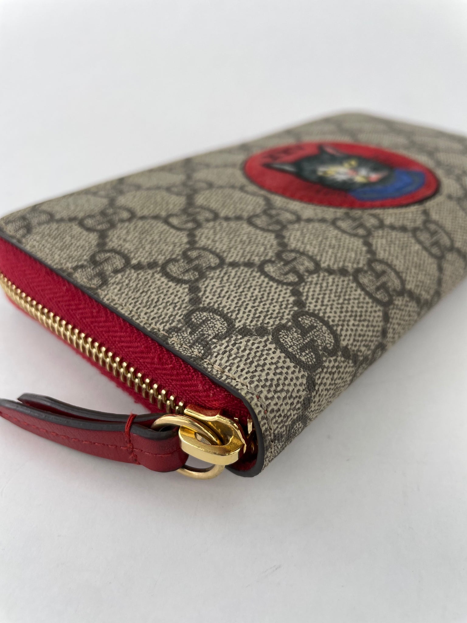 Gucci Beige/Red GG Supreme Limited Edition Bosco Patch Zip Around Wallet  Gucci