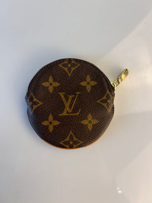 louis vuitton monogram round coin purse
