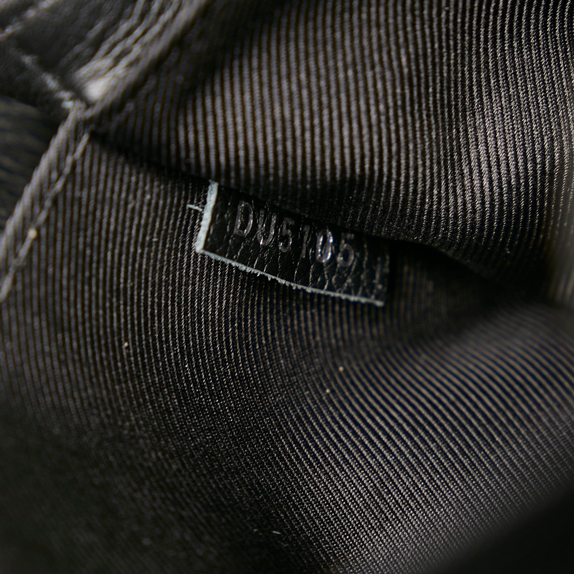 PRELOVED Louis Vuitton Lockme II Beige and Black Leather Handbag HGXDY –  KimmieBBags LLC
