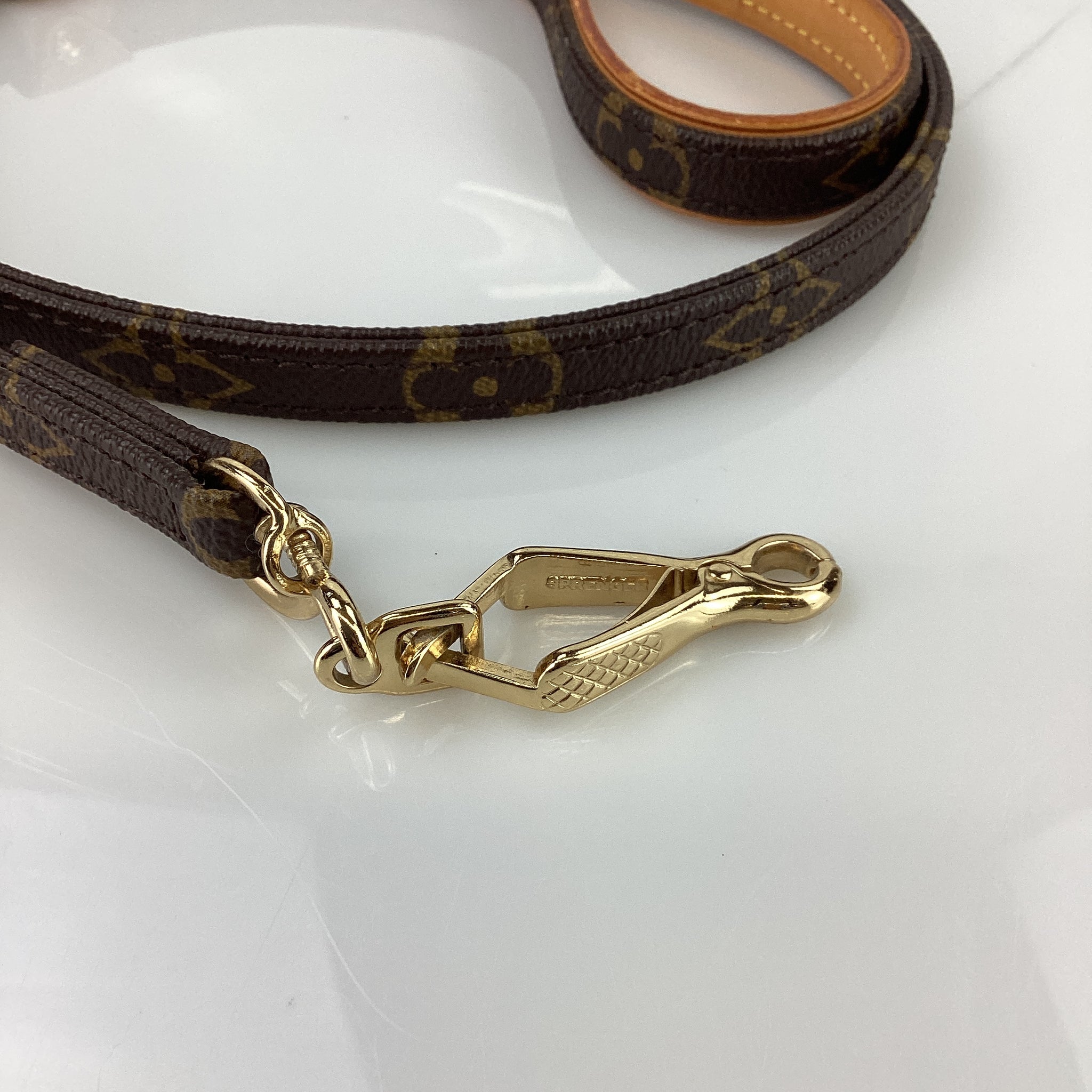Preloved Louis Vuitton Monogram Dog Leash TJ2140 043024B