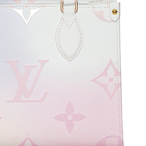 Louis Vuitton Monogram Giant by The Pool Onthego GM Light Pink