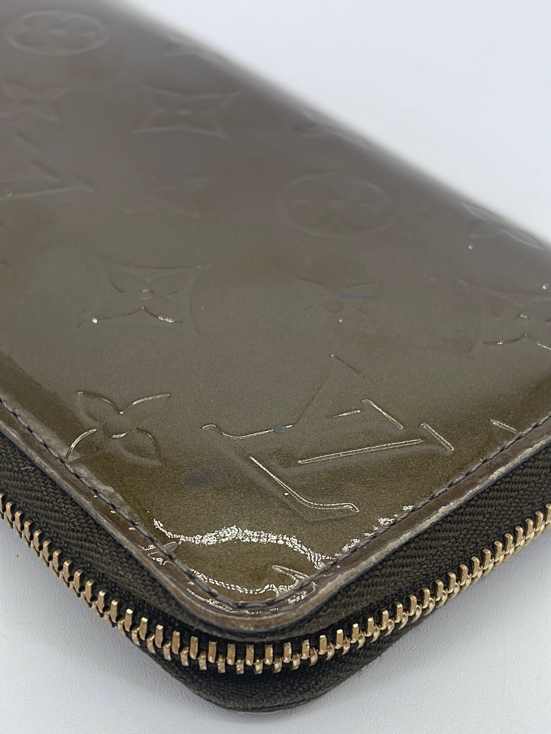 Authentic Louis Vuitton Dark Green Monogram Vernis Leather Zippy Long Wallet