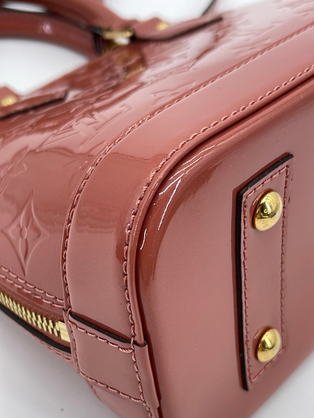 Louis Vuitton Alma Handbag 382188