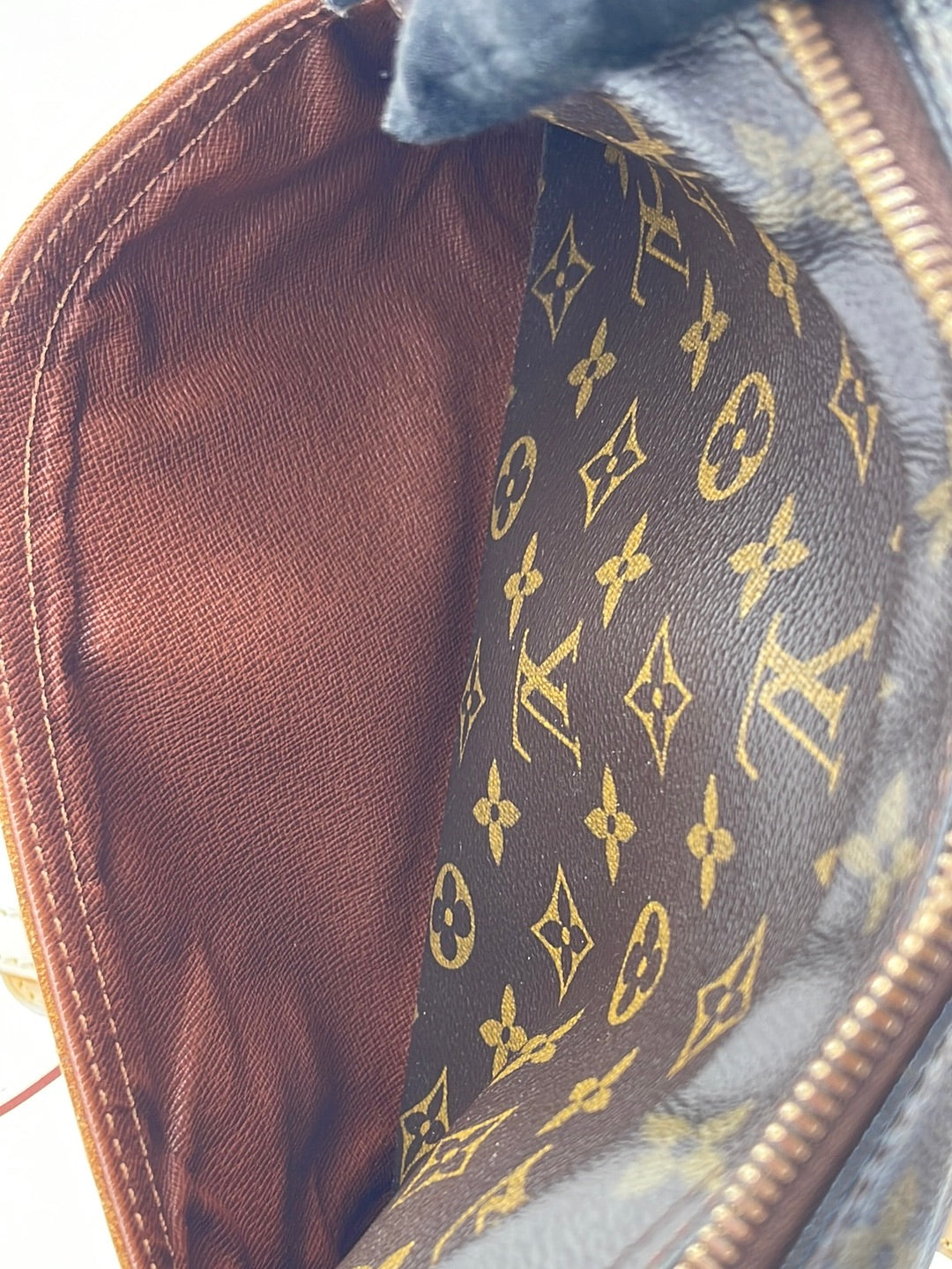 Authentic Louis Vuitton Monogram Trocadero 27 Shoulder Bag #17589