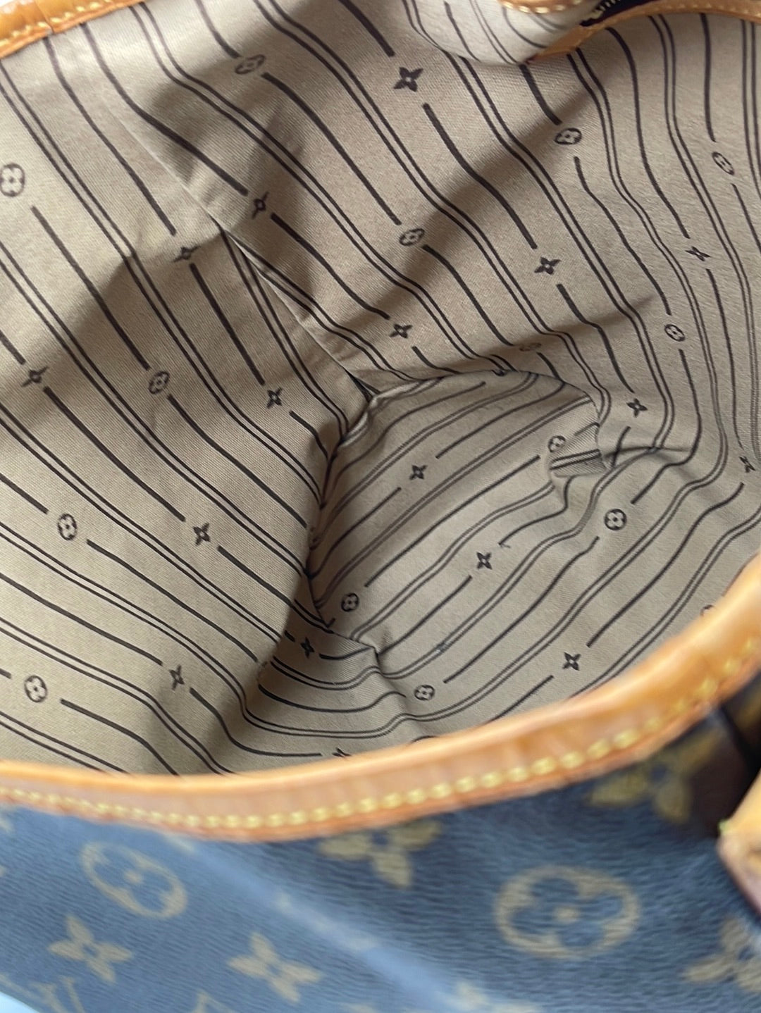 Louis Vuitton Brown Monogram Canvas MM Delightful Shoulder Bag – On Que  Style
