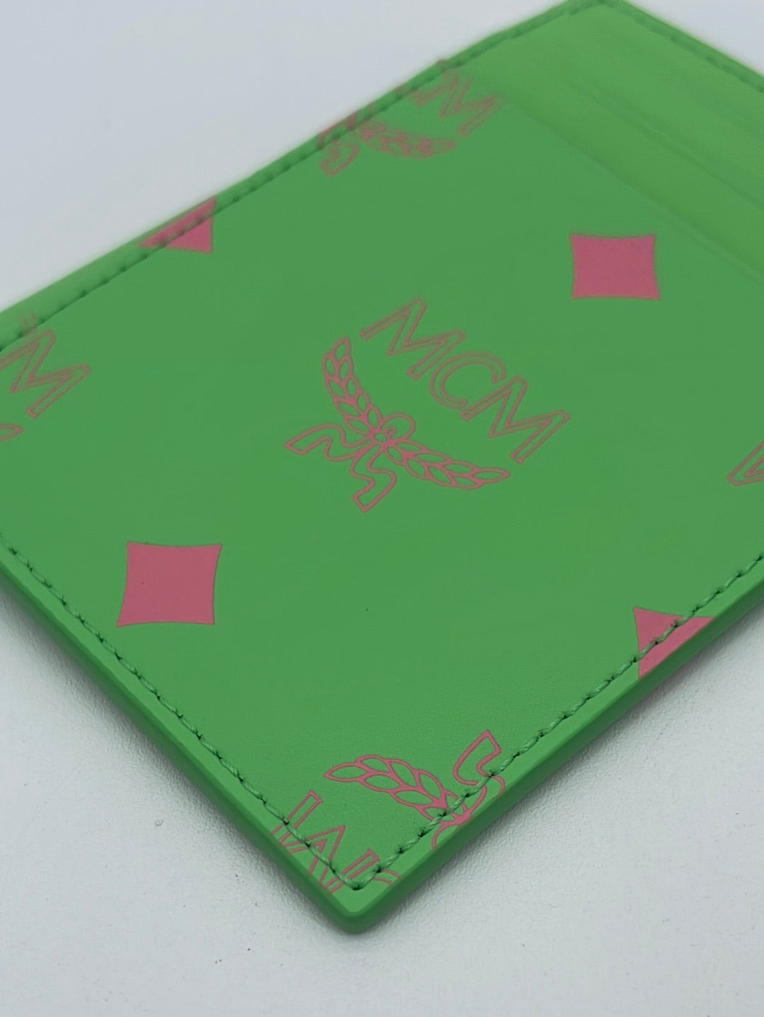 PRELOVED MCM Neon Green Visetos Leather Cardholder 10112110 052223