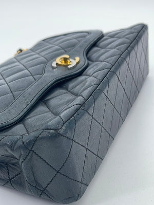 CHANEL Vintage Classic Medium Single Flap Lambskin Shoulder Bag Black